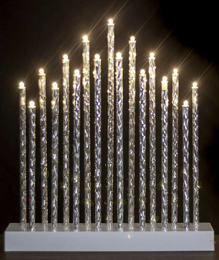 Obrázok z Dizajnový vianočný svietnik so 17 LED sviečkami z nerezu na drevenom podstavci