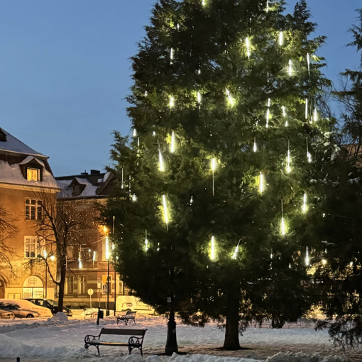 Obrázok z Svetelné LED cencúle s efektom padajúceho snehu 50 cm – 8 ks | Vianočné osvetlenie na vonkajšie aj vnútorné použitie